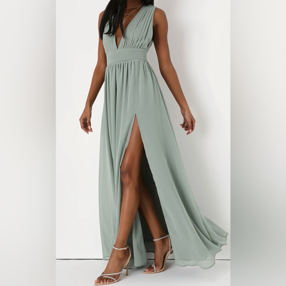 NWT Women’s Sage Green Lulu’s Maxi Dress w/ High Slit for sale!